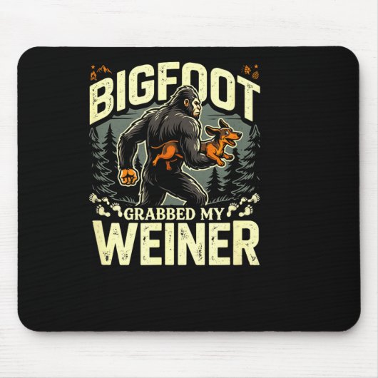 Bigfoot hat mein Würstchen lustiger Camping-Humor Mousepad (Vorne)