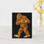 Bigfoot Heart Hands Funny Sasquatch Lover Valentin Karte (Gelbe Blume)
