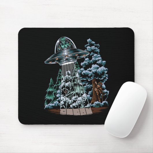 Bigfoot Hiding From Alien In a UFO Hinter Rad Mousepad (Mit Mouse)
