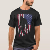 Bigfoot I glaube Sasquatch American USA Flag T-Shirt (Vorderseite)