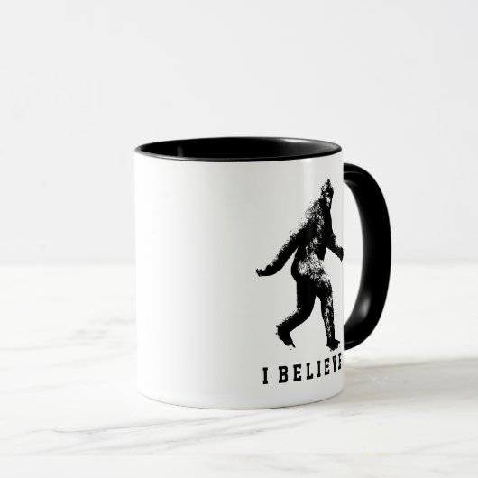 Bigfoot Ich glaube, anpassbarer Text Tasse (VorderseiteRechts)