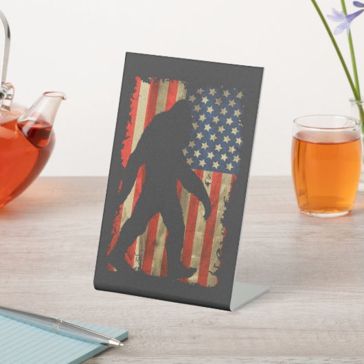 Bigfoot Ich glaube Sasquatch Patriot American Flag Sockelschild (In SItu)