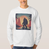 Bigfoot im Wald Langschläfer Männer T-Shirt (Vorderseite)