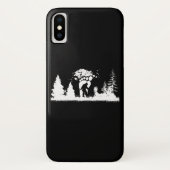 Bigfoot im Wald Sasquatch Yeti Case-Mate iPhone Hülle (Rückseite)