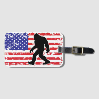 Bigfoot in einer amerikanischen Flagge Gepäckanhänger