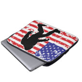 Bigfoot in einer amerikanischen Flagge Laptopschutzhülle (Vorne Knopf)
