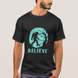 Bigfoot in Moon Light glauben T-Shirt