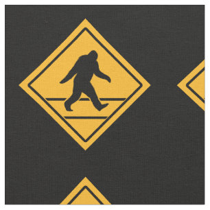 Bigfoot Kreuzstück Sasquatch Squatchy Stoff
