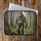 Bigfoot Laufen durch den Wald Laptopschutzhülle