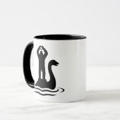 Bigfoot Loch Ness Monster Tasse (Vorderseite Links)