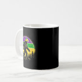Bigfoot Mardi Gras Narrenhut-Design Kaffeetasse (Vorderseite Links)