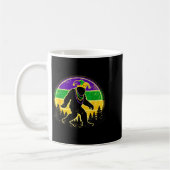 Bigfoot Mardi Gras Narrenhut-Design Kaffeetasse (Links)