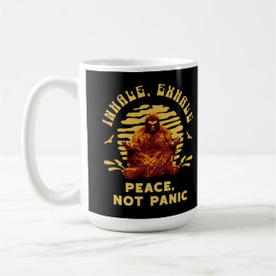 Bigfoot-Meditation Frieden Statt Panik Design Kaffeetasse