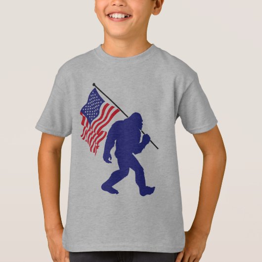 Bigfoot mit der Flagge der Vereinigten Staaten T-Shirt (Vorderseite)