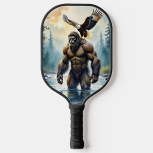 Bigfoot mit einem Adler auf der Schulter Pickleball Schläger