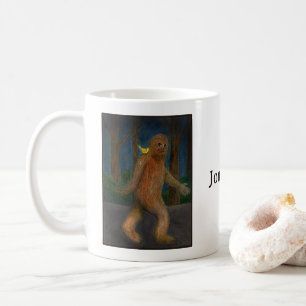 Bigfoot mit einem kleinen gelben Vogel benutzerdef Kaffeetasse