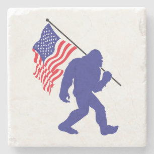 Bigfoot mit einer amerikanischen Flagge Steinuntersetzer