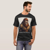 Bigfoot mit roten Augen T-Shirt (Vorne ganz)