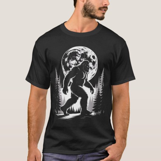 Bigfoot Moonlight Sasquatch Forest Cryptid Outdoor T-Shirt (Vorderseite)