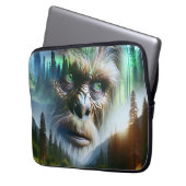 Bigfoot, Mountains, Fluss und Wald Laptopschutzhülle (Vorderseite Links)