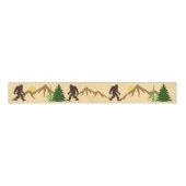 Bigfoot Mountains und Forest Pine Trees Gemustert Ripsband (Vorderseite)