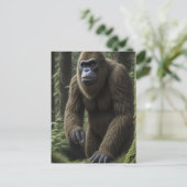 Bigfoot oder Sasquatch Behaltend in Touch Postkarte (Stehend Vorderseite)