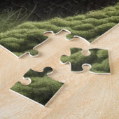 Bigfoot oder Sasquatch Squatting by a Tree Puzzle (Seite)