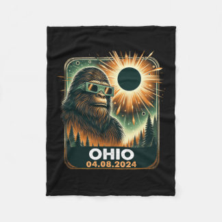 Bigfoot Ohio Total Solar Eclipse 2024 mit Eclipse Fleecedecke
