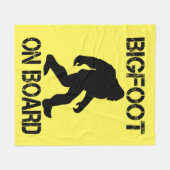 Bigfoot on Board - Funny Bigfoot Fleecedecke (Vorderseite (Horizontal))
