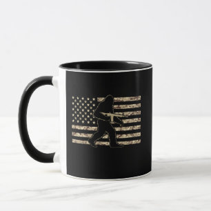 Bigfoot Patriotische Camo-Flagge Taktischer Sasqua Tasse