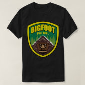 Bigfoot, Patrol Sasquatch, Yeti, USFS, Funny Desig T-Shirt (Design vorne)