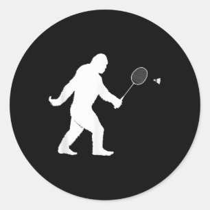 Bigfoot Playing Badminton Shuttle Funny Badminton Runder Aufkleber
