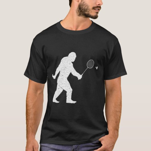 Bigfoot Playing Badminton Shuttle Funny Badminton T-Shirt (Vorderseite)