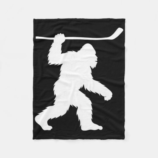 Bigfoot Plays Hockey Funny Sasquatch Sports  Fleecedecke (Vorderseite)