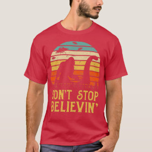 Bigfoot reitet auf dem Loch Ness Monster hört nich T-Shirt