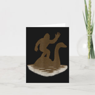 Bigfoot reitet auf dem Loch-Ness-Monster Lustiger  Karte