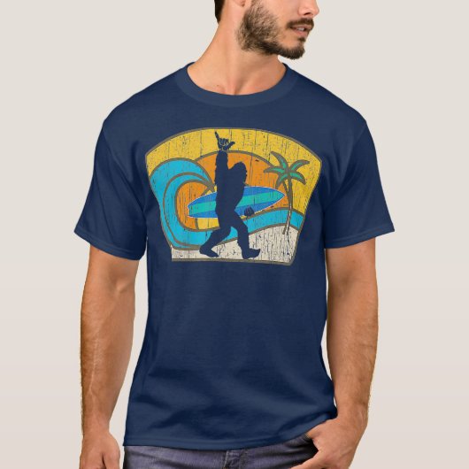 Bigfoot Retro Surfgeschenk für Shaka Aloha Typ T-Shirt (Vorderseite)