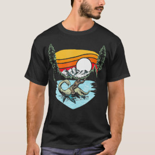 Bigfoot Riding Nessie Mountains Trees Funny 80er S T-Shirt