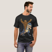 Bigfoot Riding T-Rex Funny Design T-Shirt (Vorne ganz)