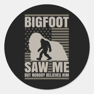 Bigfoot sah mir amerikanische Flagge Runder Aufkleber