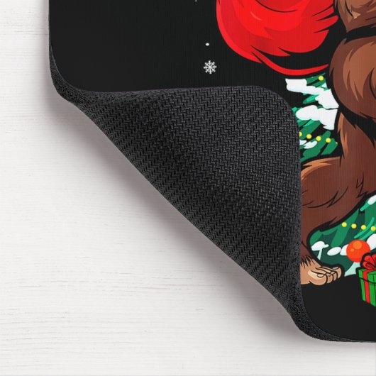 Bigfoot Santa Carrying Christmas Bag Xmas Hat Sasq Mousepad (Ecke)