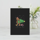 Bigfoot Santa Christmas Tree Lights Funny Xmas Sas Einladung (Stehend Vorderseite)
