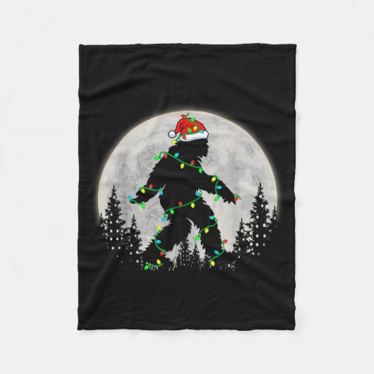 Bigfoot Santa Christmas Tree Lights Funny Xmas Sas Fleecedecke (Vorderseite)