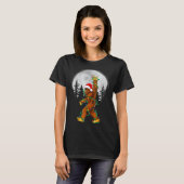 Bigfoot Santa Christmas Tree Lights Funny Xmas Sas T-Shirt (Vorne ganz)