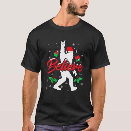 Bigfoot Santa Glaube Funny Bigfoot Weihnachtsfelse T-Shirt (Vorderseite)