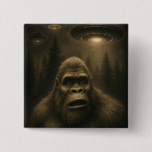 Bigfoot Sasquatch Alien UFO Funny Button (Vorderseite)