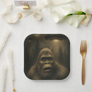 Bigfoot Sasquatch Alien UFO Funny Pappteller
