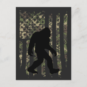 Bigfoot Sasquatch American Camouflaged USA Flag T- Postkarte