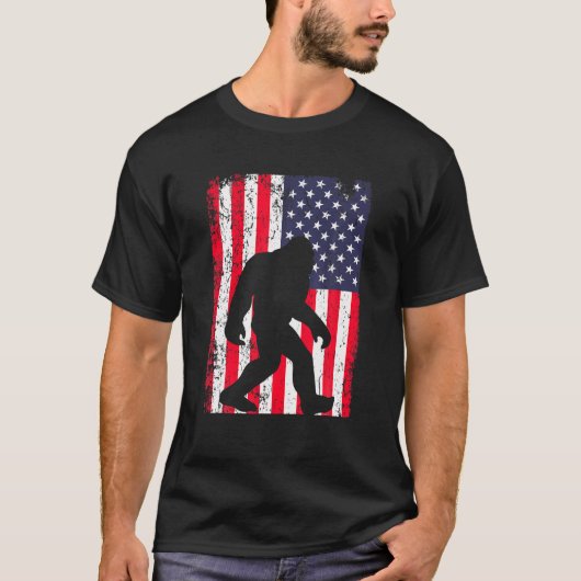 Bigfoot Sasquatch American Flag T-Shirt (Vorderseite)