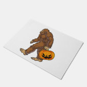 Bigfoot Sasquatch Carry Beängstigend Pumpkin T Shi Fußmatte (Schrägansicht)